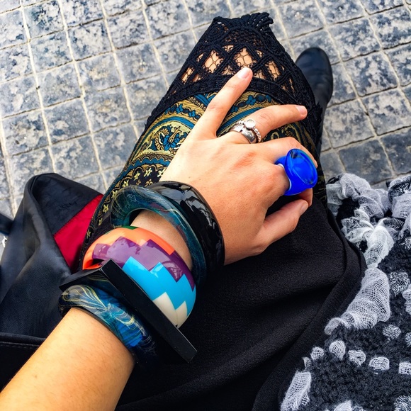 HANDMADE Triangle Vintage Repro Mod MCM Lucite Bangle! - Picture 7 of 8